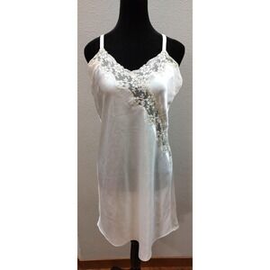 Vtg Erika Taylor Intimates Medium Ivory Nightgown Lingerie Lace Trim A16